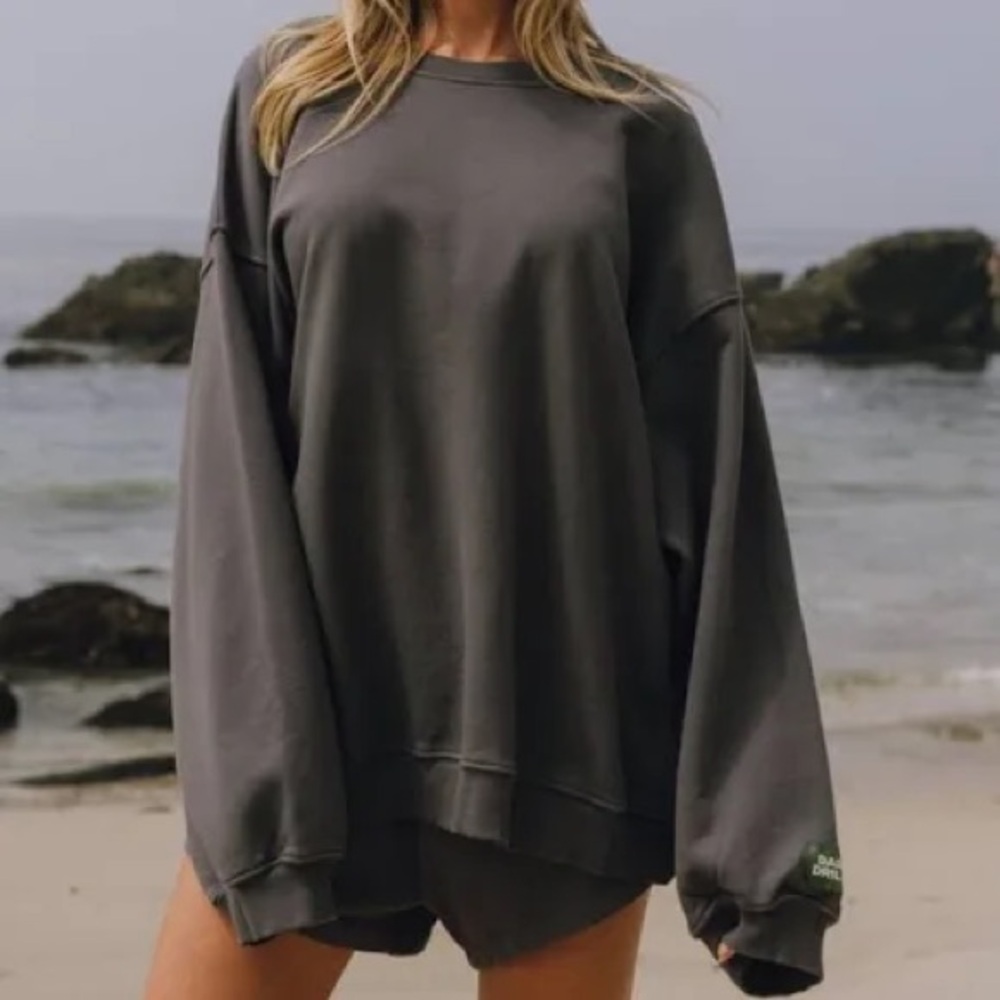 black daily drills sweatshirt